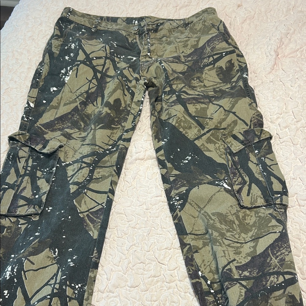 SHEIN Multicolor Camouflage Trousers